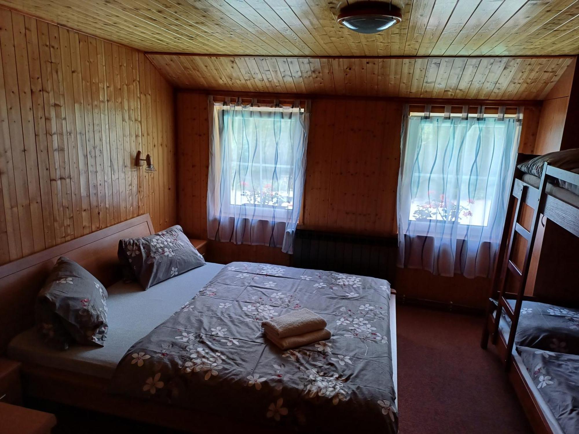 Prazova Bouda Hotell Dobré Exteriör bild